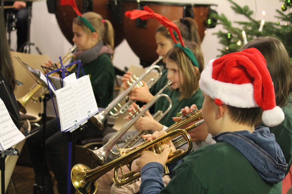 Unsere Jüngsten ganz groß - Nikolauskonzert 2016