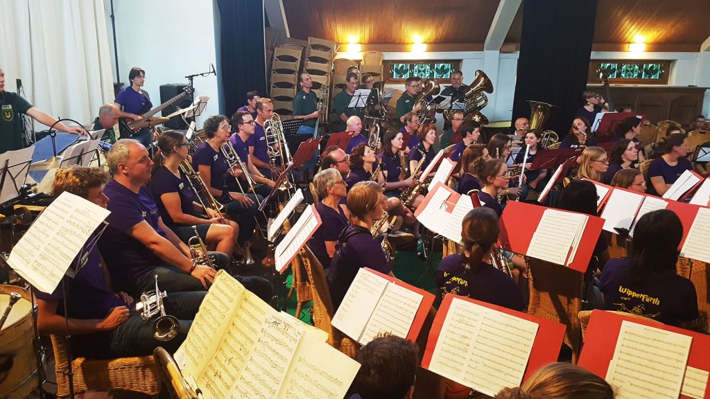 Am Freitag, den 13. Juli 2018 spielte das Orchester SALVIA HEERS in Ommerborn ein fulminantes Benefizkonzert unter dem Titel 